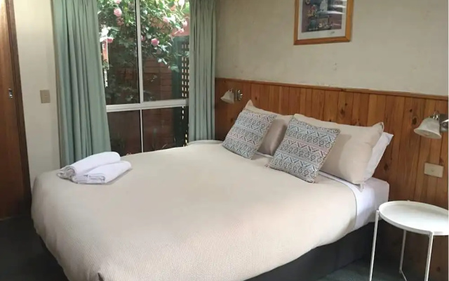 Railway Motel
