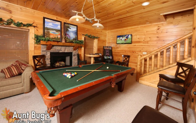 Big Daddy Bear 545 - Five Bedroom Cabin