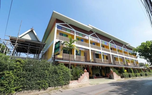 Faikham Hostel