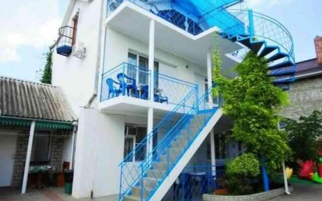 Гостиница Sanita Guest House в Анапе отзывы, цены и фото номеров - забронировать гостиницу Sanita Guest House онлайн Анапа вид на фасад