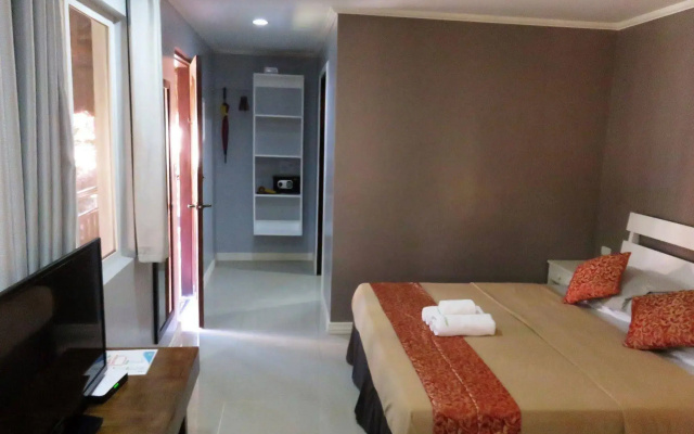 Kav's Beach Resort