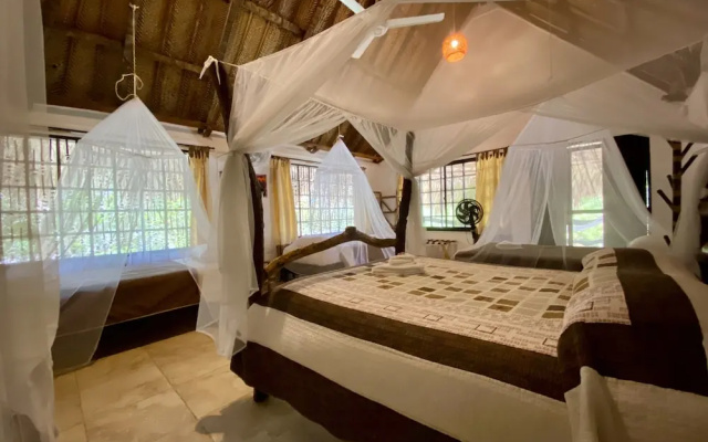 Quetzal Dorado Ecolodge