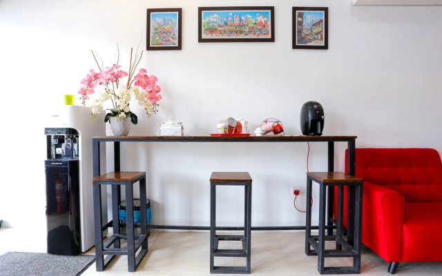 OYO 772 Lux Hotel