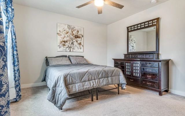 Bright Plainfield Home ~ 14 Mi to Indianapolis!