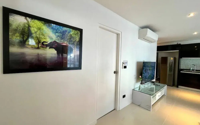 B12a - 2 Bdr Condo With Pool Access, Karon Beach