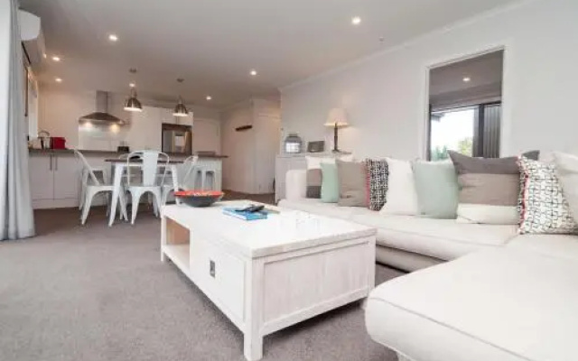 Luxury Rata Apartment - A