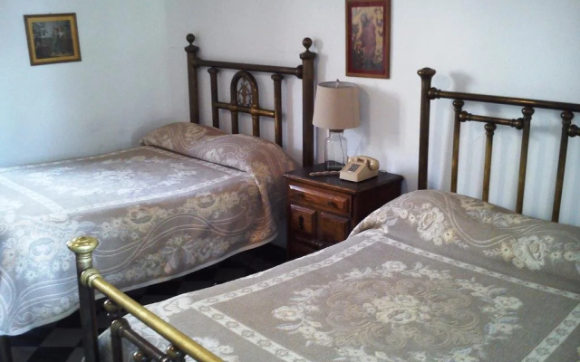 Hotel Hostal El Farol