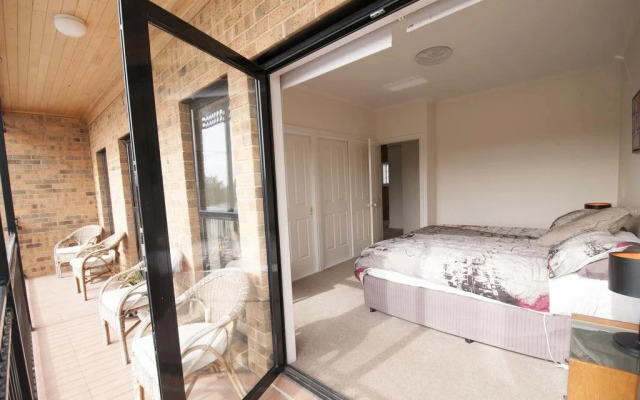 Yarra Glen Racecourse Apartments