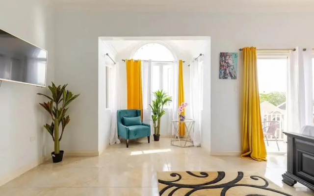 Modern 2br House W/pool and Sea View in Ocho Rios