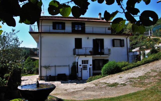 Отель B&B Grillo Verde Фьюджи вид на фасад