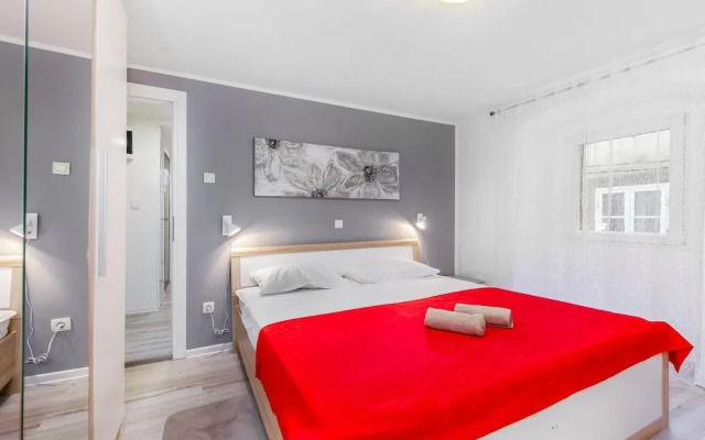Fiorello Apartment
