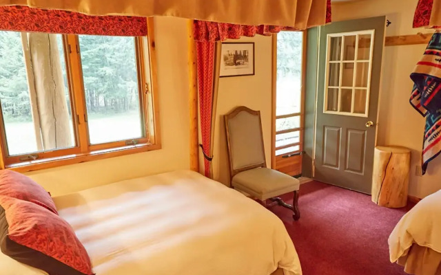 Bear Creek Lodge