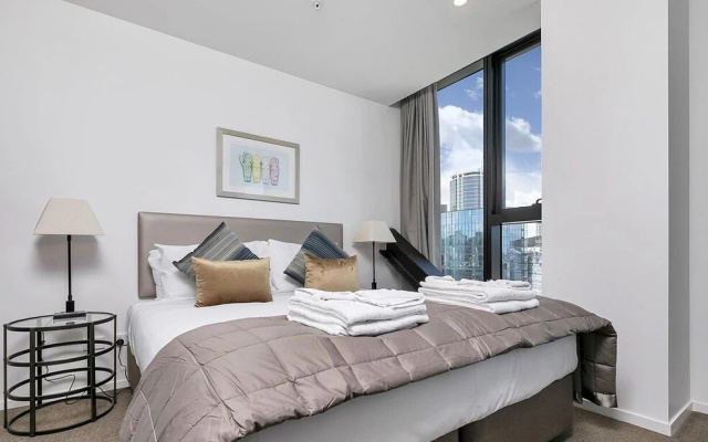 QV City Central w Air-co & Carpark - 906