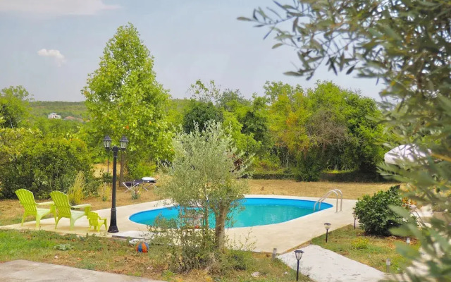 Villa Paraiso with Pool