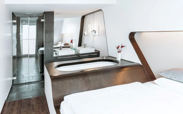 Hotel Q