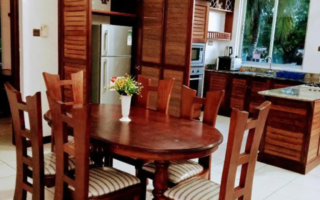Lovely 2 bedroom beach front apartment