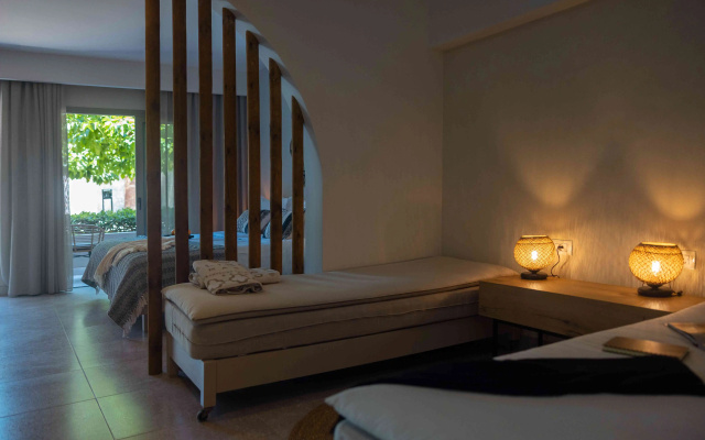 Eliros Mare Beachfront Poem Hotel