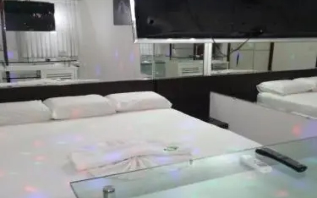 Ele e Ela Motel (Adult Only)
