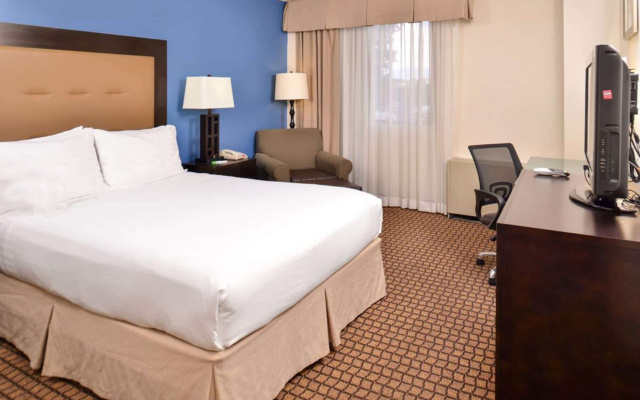 Ramada Plaza by Wyndham Sheridan Hotel & Convention Center