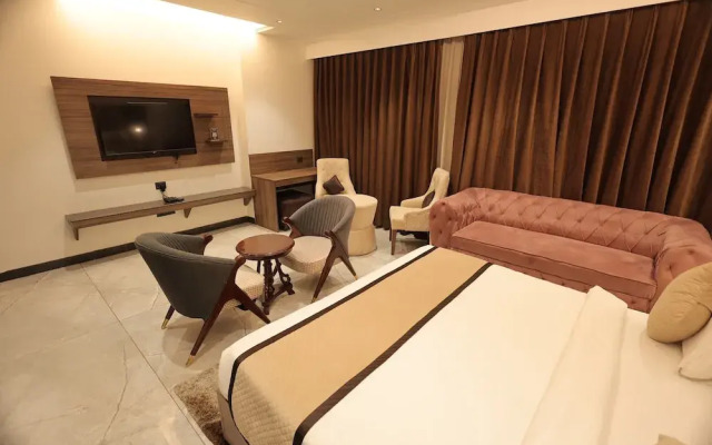 Snj Taj Grand Hotel