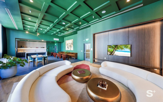 Modern and Cozy 1-BD- Rooftop pool & Gym