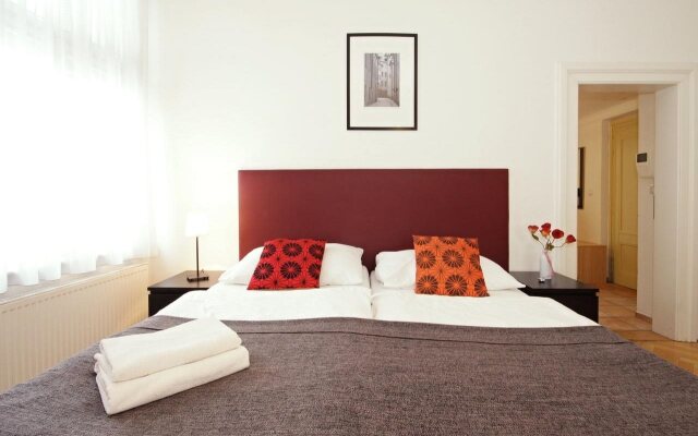 Отель Old Town Apartment Prague Чехия, Прага - отзывы, цены и фото номеров - забронировать отель Old Town Apartment Prague онлайн вид на фасад