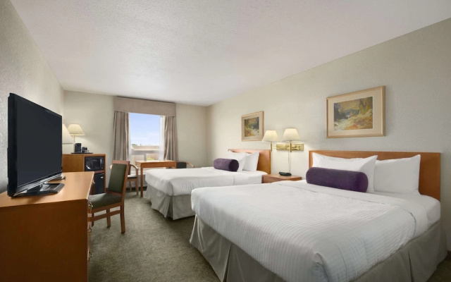Days Inn - Red Deer