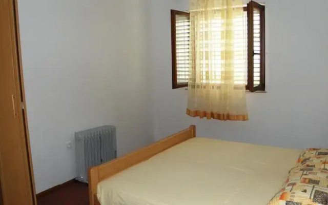 Apartments Njivice Bajcic