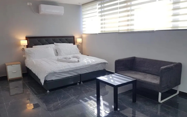 Lago Suites Hotel