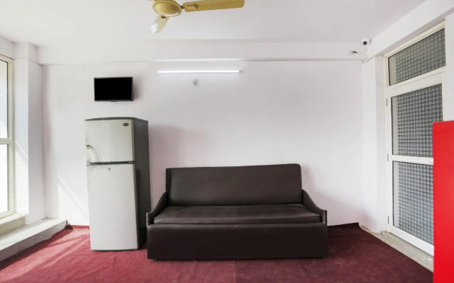 OYO 69538 Kapoor Inn