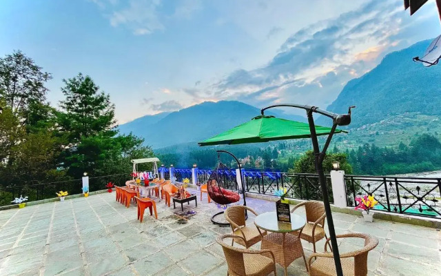 Snow Clad Riverview Hotel & Resort, Manali
