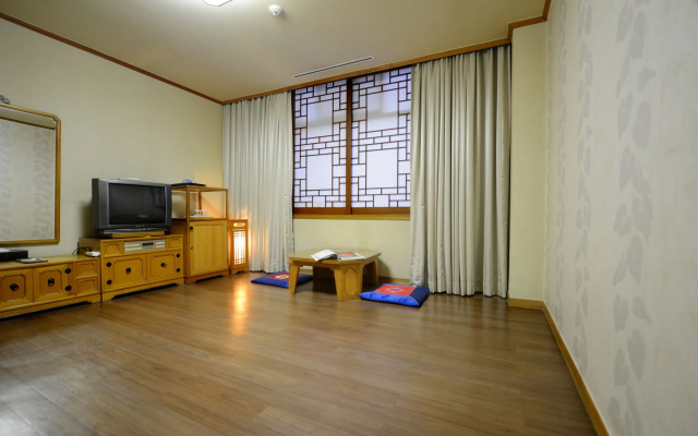 Onyang Hot Spring Hotel