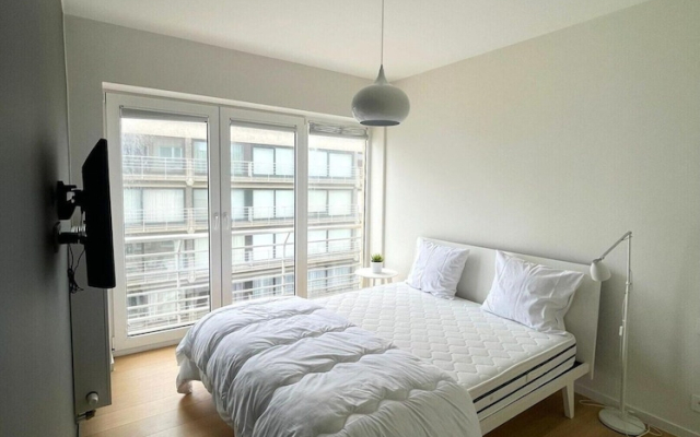 Apartment by Epernay Square With Sea View