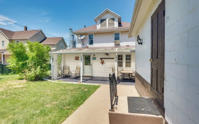 Cozy Iowa Getaway w/ Patio & Fenced-in Yard!