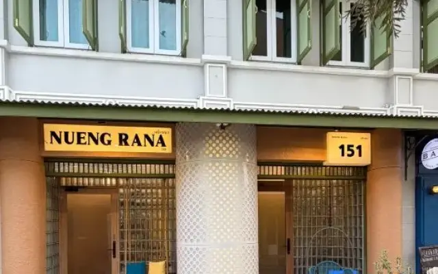 Nueng Rana Twin Houses  2 Private Homes Yaowarat