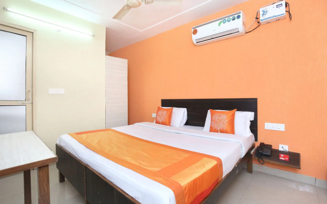 OYO 11502 Hotel Grande