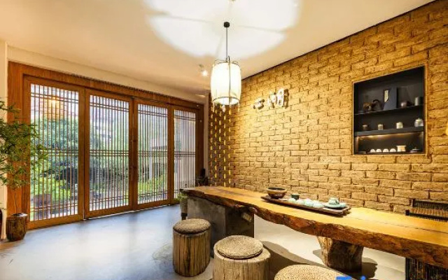 Xinhu B&B