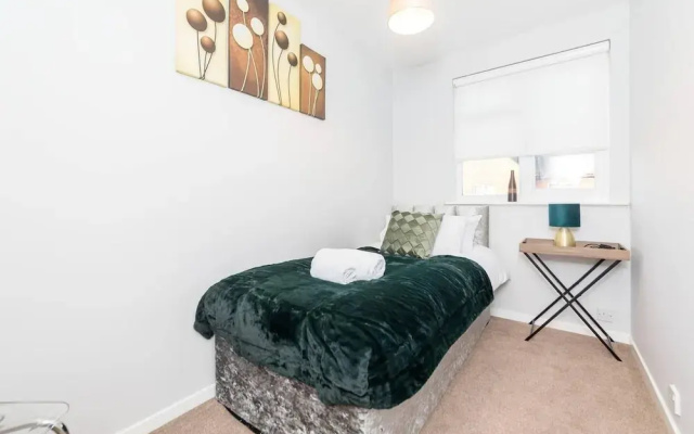 Cosy 2BR Home Near Milton Keynes Centre