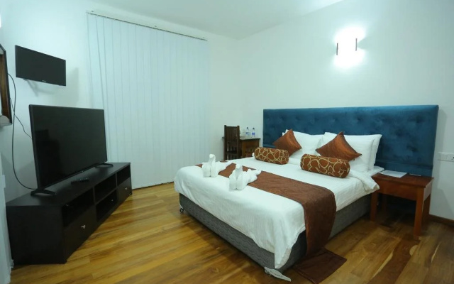Hotel Silver Dew