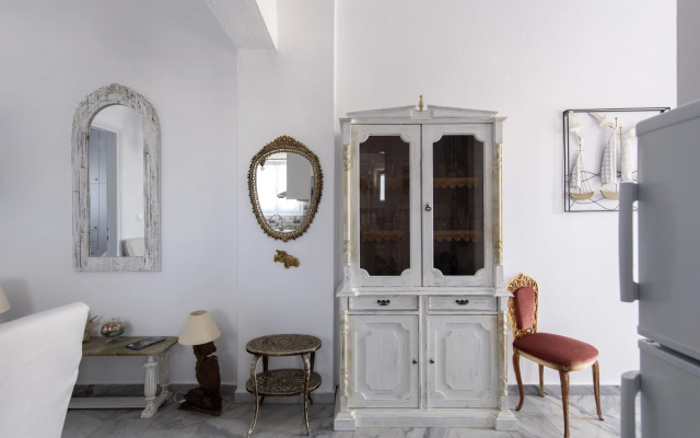 Ricos Two Bedroom House - Naoussa Paros