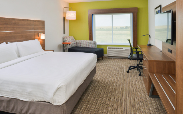 Holiday Inn Express & Suites Chadron by IHG
