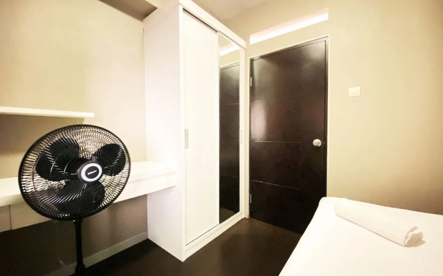 Homey 2Br At Gateway Ahmad Yani Cicadas Apartment