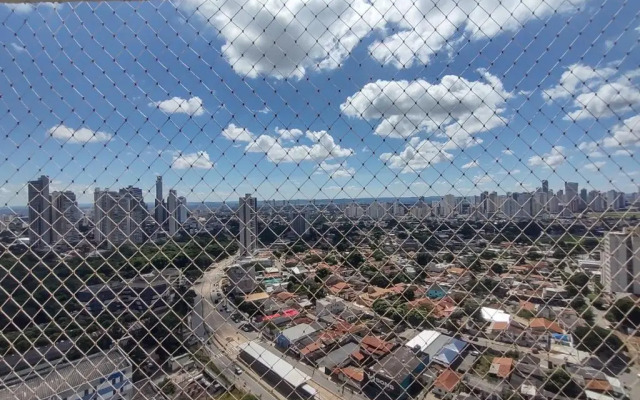 Flat Crystal Place