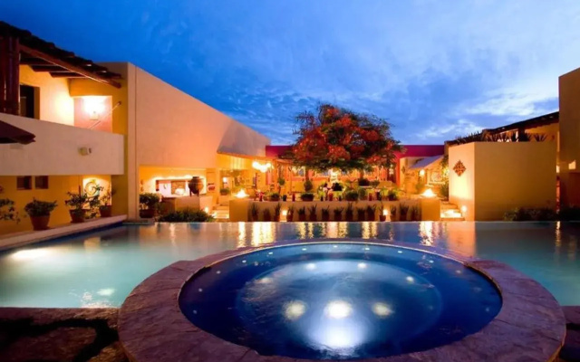 Los Patios Hotel