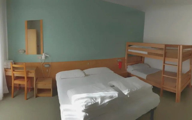 Hotel Bucaneve