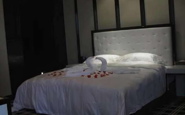 Crystal International Hotel