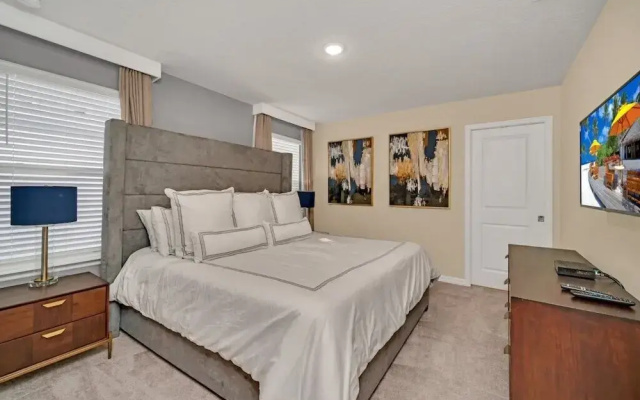 Phillips 8Bed Family Friendly Retreat