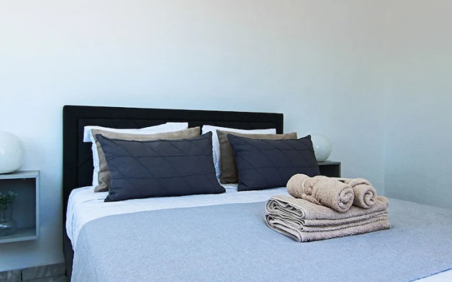 Phaedrus Living- Seaside Lighthouse 74