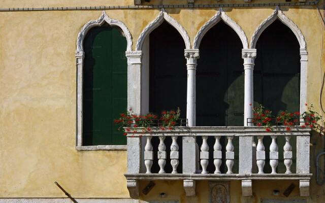 Отель Palazzo Cendon Piano Antico Италия, Венеция - 1 отзыв об отеле, цены и фото номеров - забронировать отель Palazzo Cendon Piano Antico онлайн вид на фасад