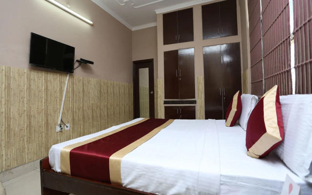Cross Roads Inn by OYO Rooms